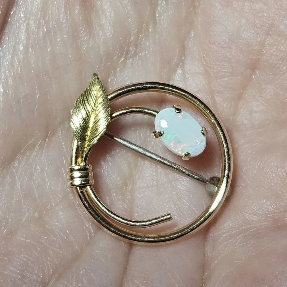 Vintage Krementz Circle Leaf 14K Gold Filled Real Fire Opal Small Brooch Pin